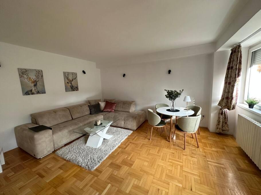 Nn Apartment Skopje Luaran gambar