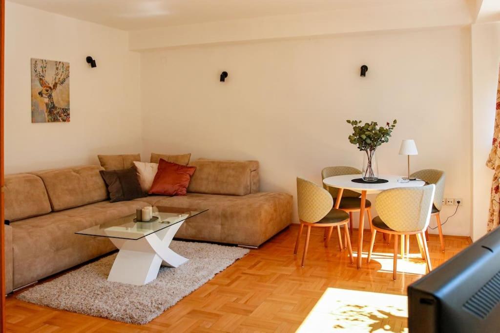Nn Apartment Skopje Luaran gambar